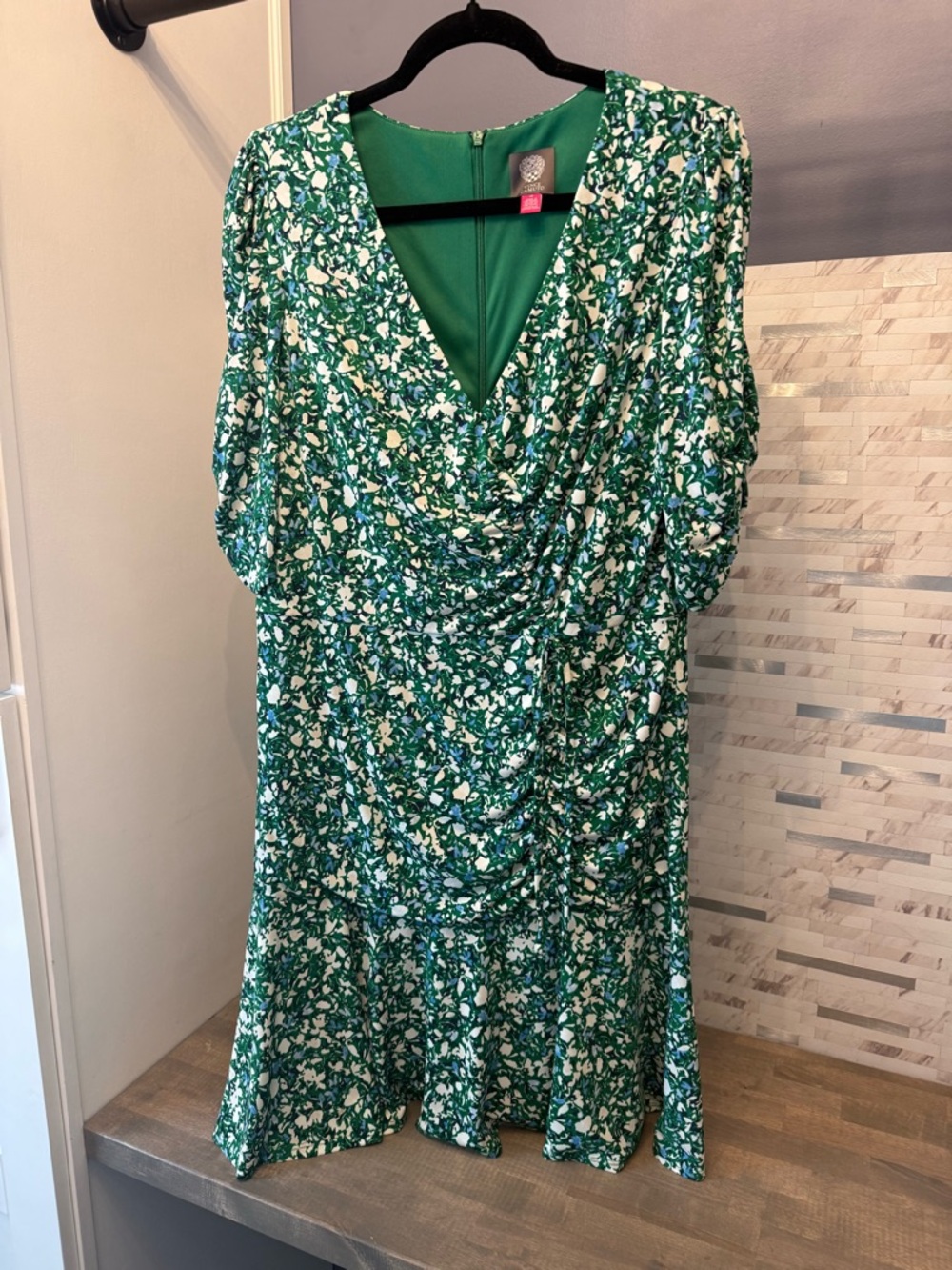 Vince Camuto Green Floral V-Neck Ruched Midi Dress